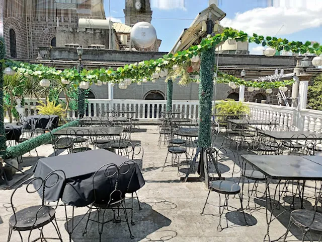 La Cathedral Cafe