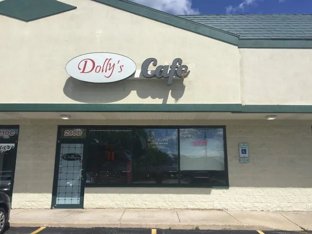 Dolly's Gaming Cafe