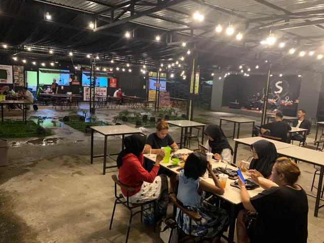 A Long es teler / Steak Pontianak