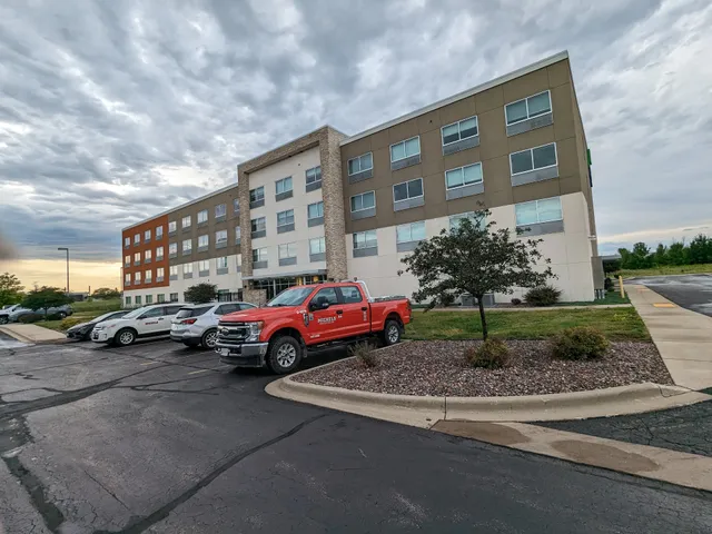 Holiday Inn Express & Suites Fond Du Lac by IHG