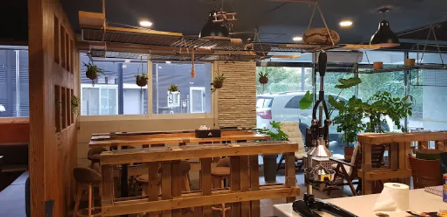 COFFEE & TREE 커피앤트리