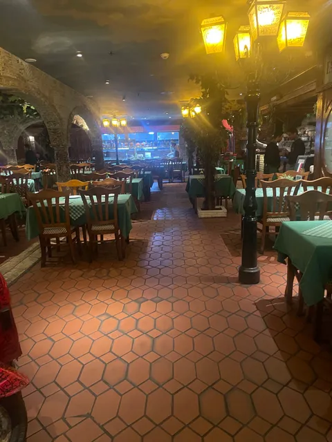 Piccolo Mondo- by Le Pacha 1901