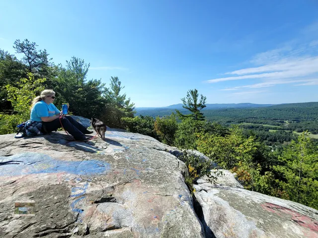Monument Mountain Reservation/Flag Rock Trailhead