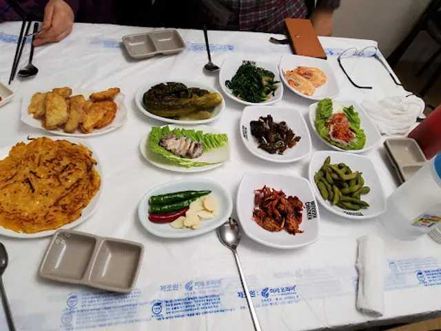 Gye-dong raw fish restaurant