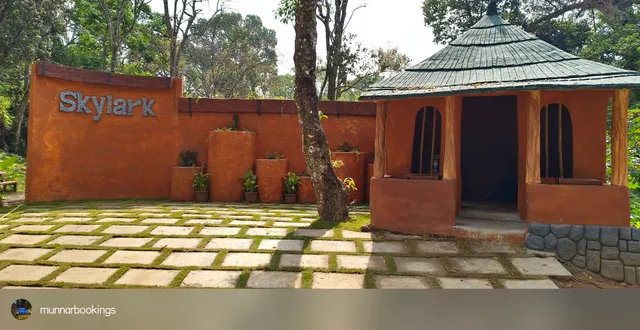 MUNNAR BOOKINGS, godaddybooking.com