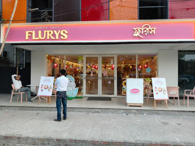 Flurys CF Swimming pool