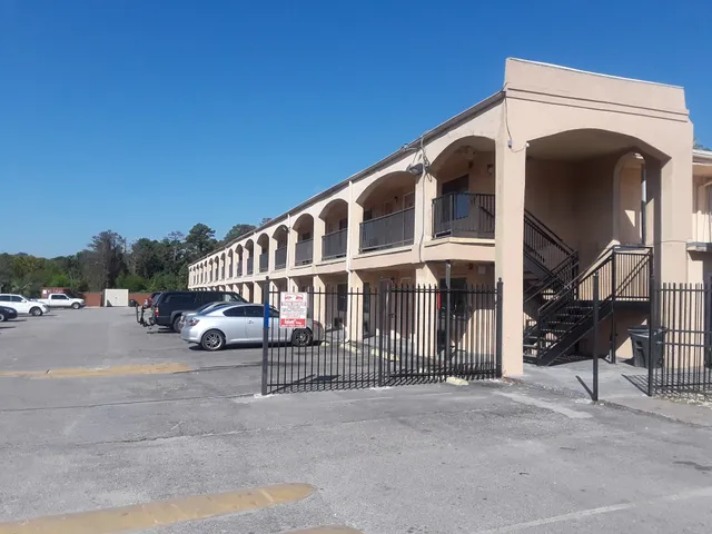 Travel Inn and Suites