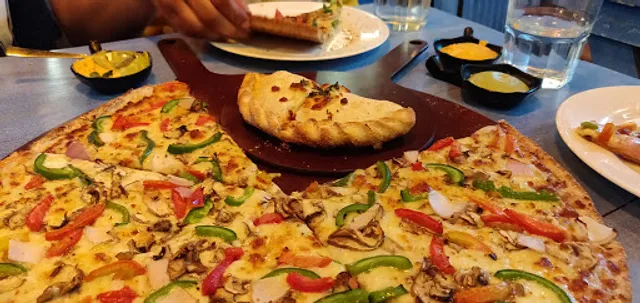 Tossin Pizza Chembur | Best Pizza in Mumbai