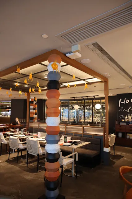 Greyhound Café Galleria (K11 MUSEA)