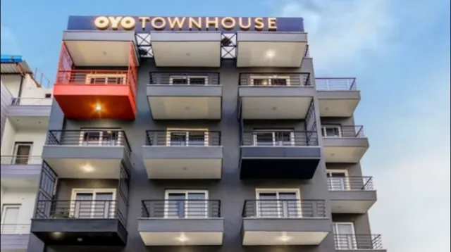 Townhouse Oak Golf Course Road