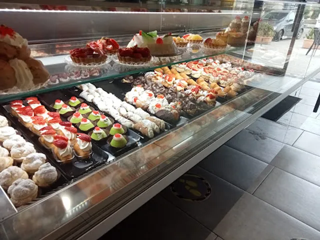 Ploom Store - Bar La Coccinella