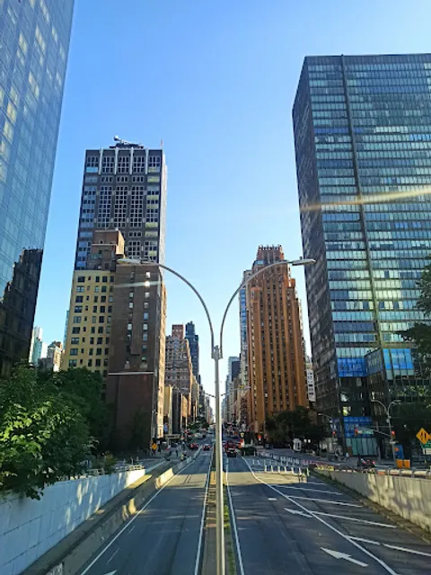 100 United Nations Plaza