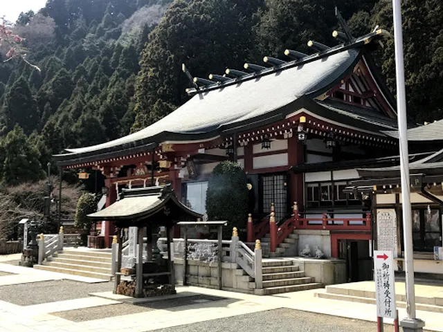 Oyamaafuri Shrine Shimoshahaiden