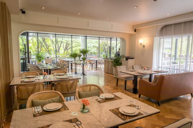 Eat Drink love Srinakarin