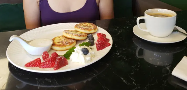 Krem Bakery and Cafe