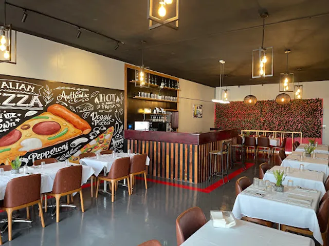 Loui and Frankos Pizza & Pasta on Broadway