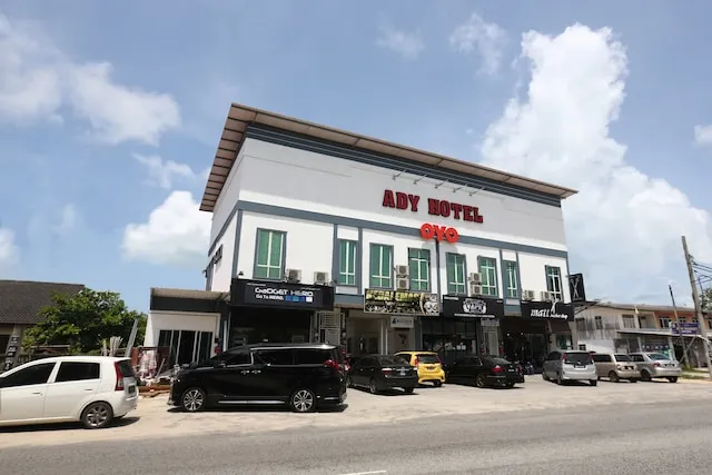 Super OYO 89678 Ady Hotel