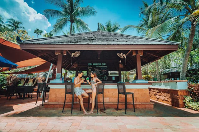 Rim Nam Pool Bar