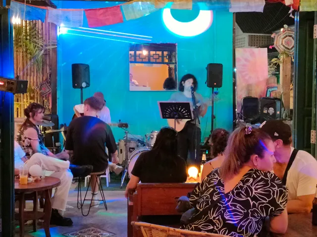 Bros Music Bar and Hostel