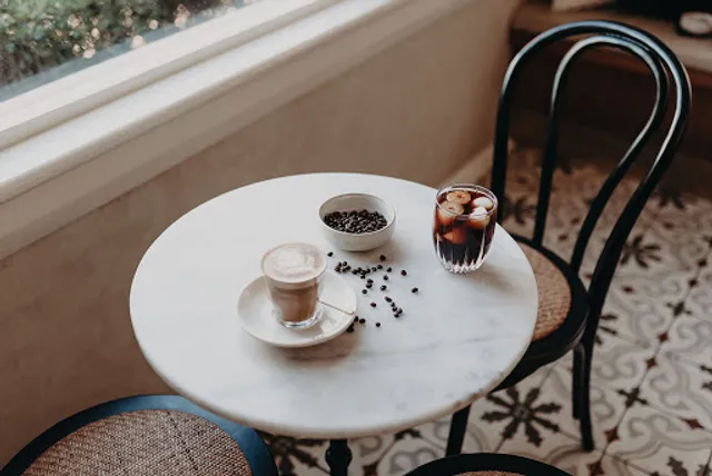 The Auctioneer Cafe and Bar