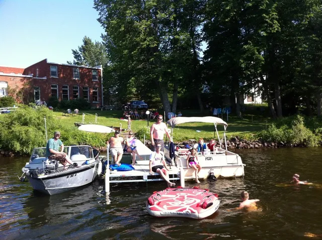 Pelican Lakeside Resort