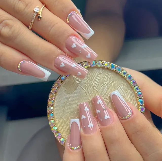 EG Nails,Brows & Beauty Bar