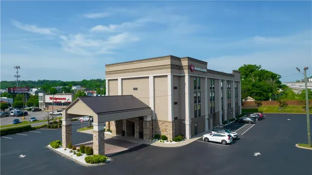Best Western Plus Belle Meade Inn & Suites