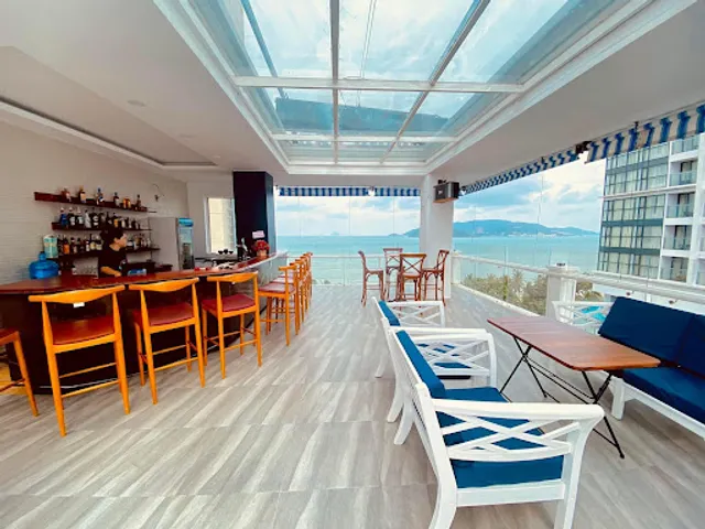 Sunshine Bar Rooftop