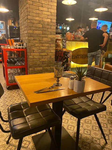 Entrepotes Sainte-Maxime