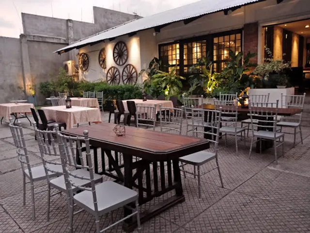 Maria Kucina Familia