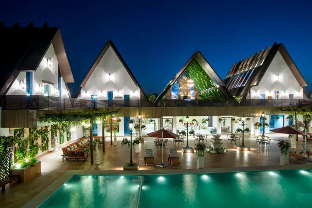 Woods, The Clubhouse