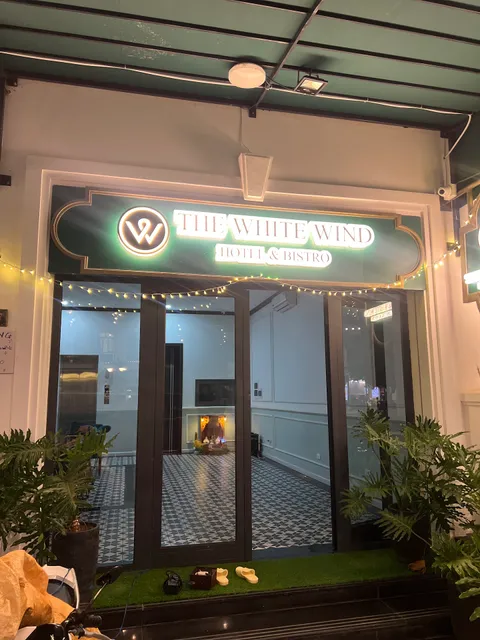 The white wind hotel
