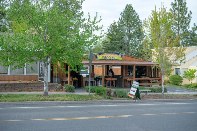 Paradise Produce Stand