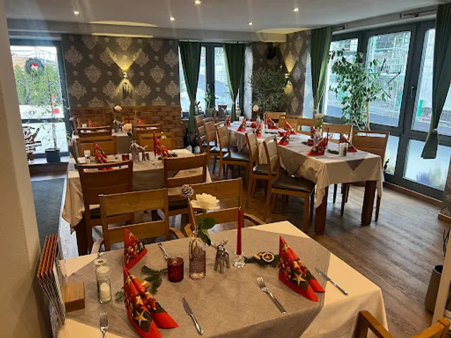 Rusticana Café, Restaurant