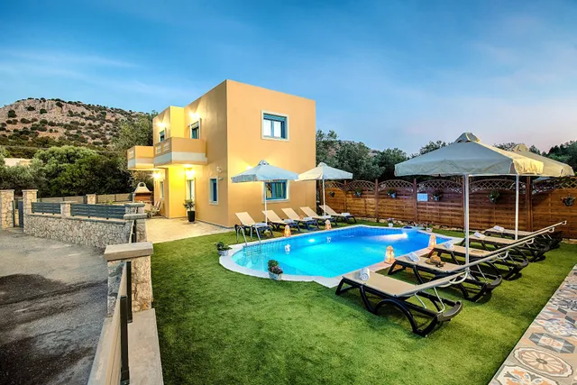 LINDOS LUXURY RETRO VILLAS