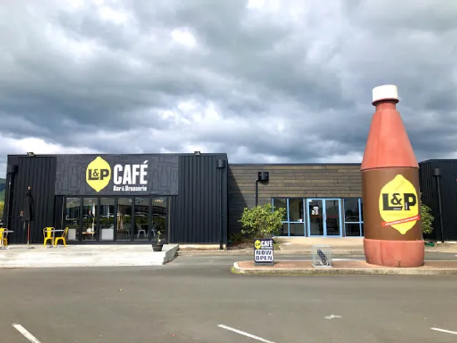 Paeroa Cafe, Bar & Brasserie