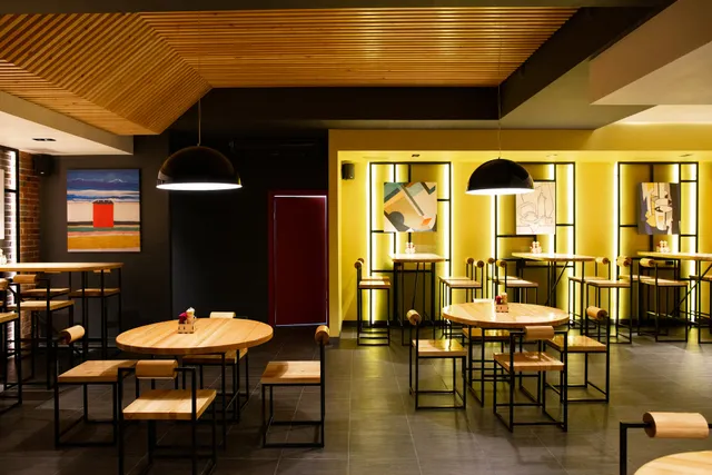 "Pel'meniya", Restoran Mono-Kukhni