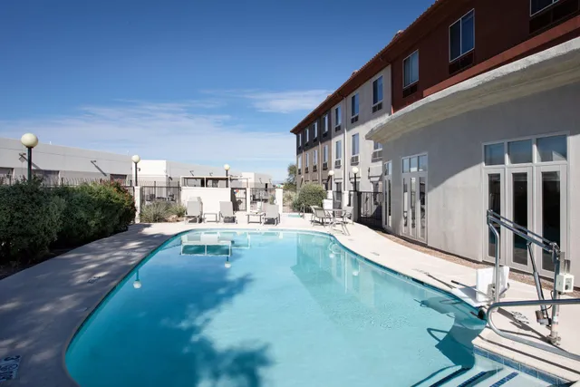 Holiday Inn Express & Suites Tucson by IHG