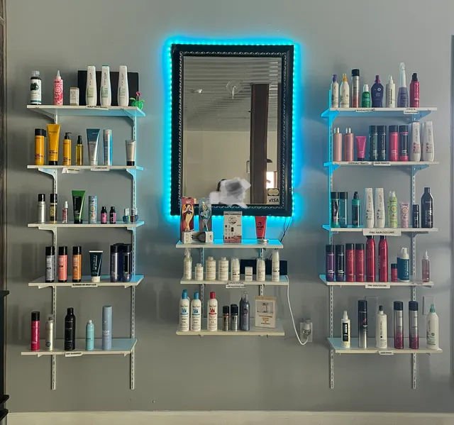 Magical Mirror of Hair Design