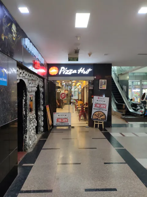 Pizza Hut | East Delhi Mall, Delhi