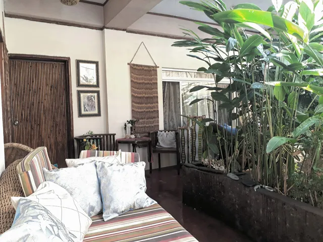 Bahay Isla Inn & Hostel