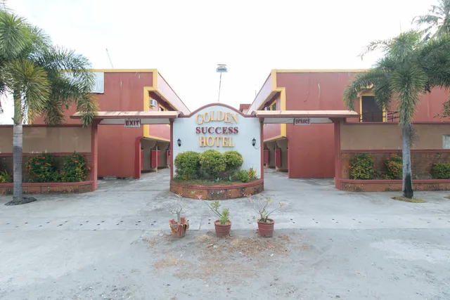 Golden Success Hotel I by RedDoorz
