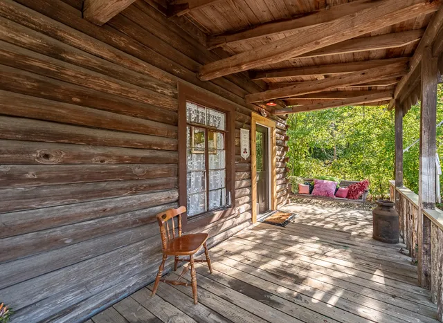 LogCabinBnB