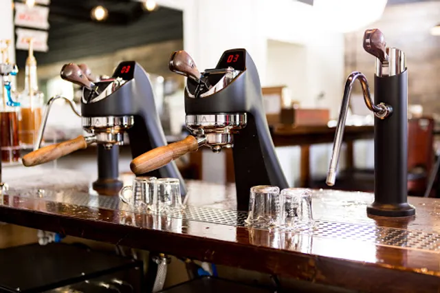 Amish Country Donuts & Cafe