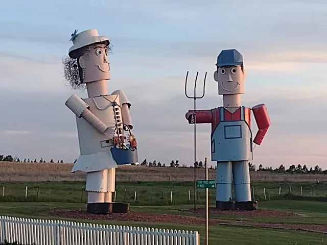 Enchanted Highway - Tin Family
