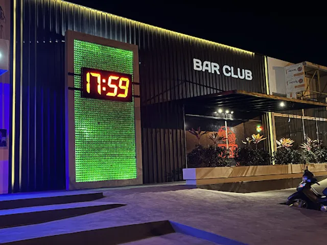 BAR CLUB 17:59