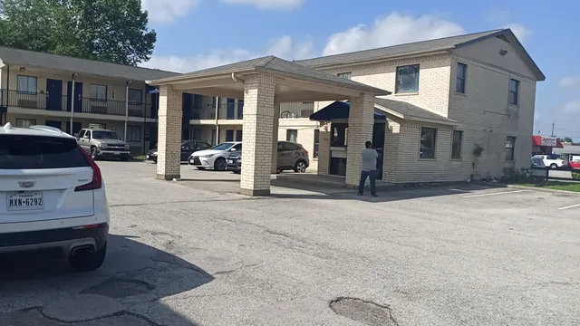 Tomball Executive Inn