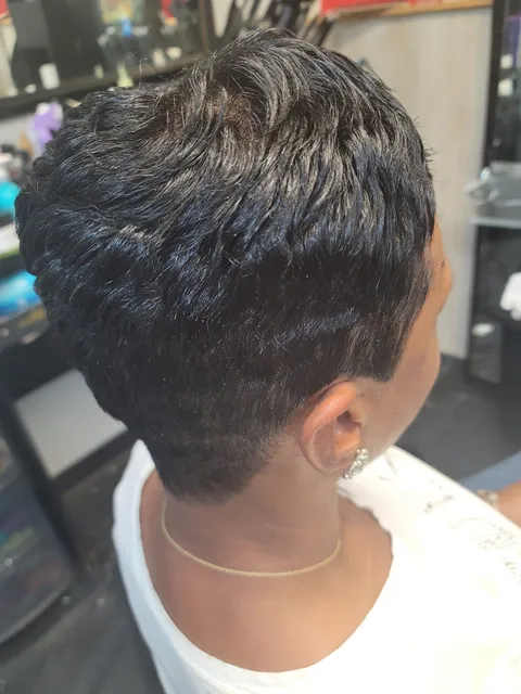 La'Creations Hair Studio