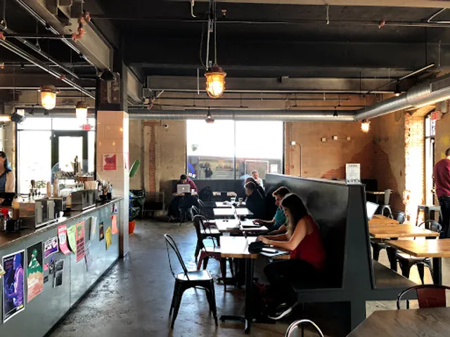 Five Watt Coffee, E. Hennepin