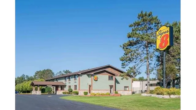 Super 8 by Wyndham Baxter/Brainerd Area